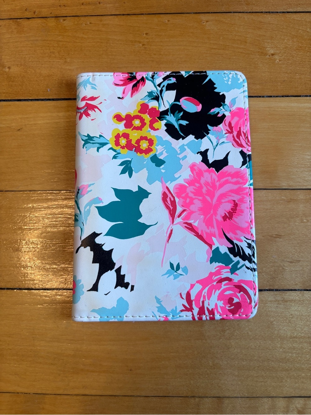 EUC Ban.do Passport Holder & Wallet / Card Organizer in Florabunda Floral Print